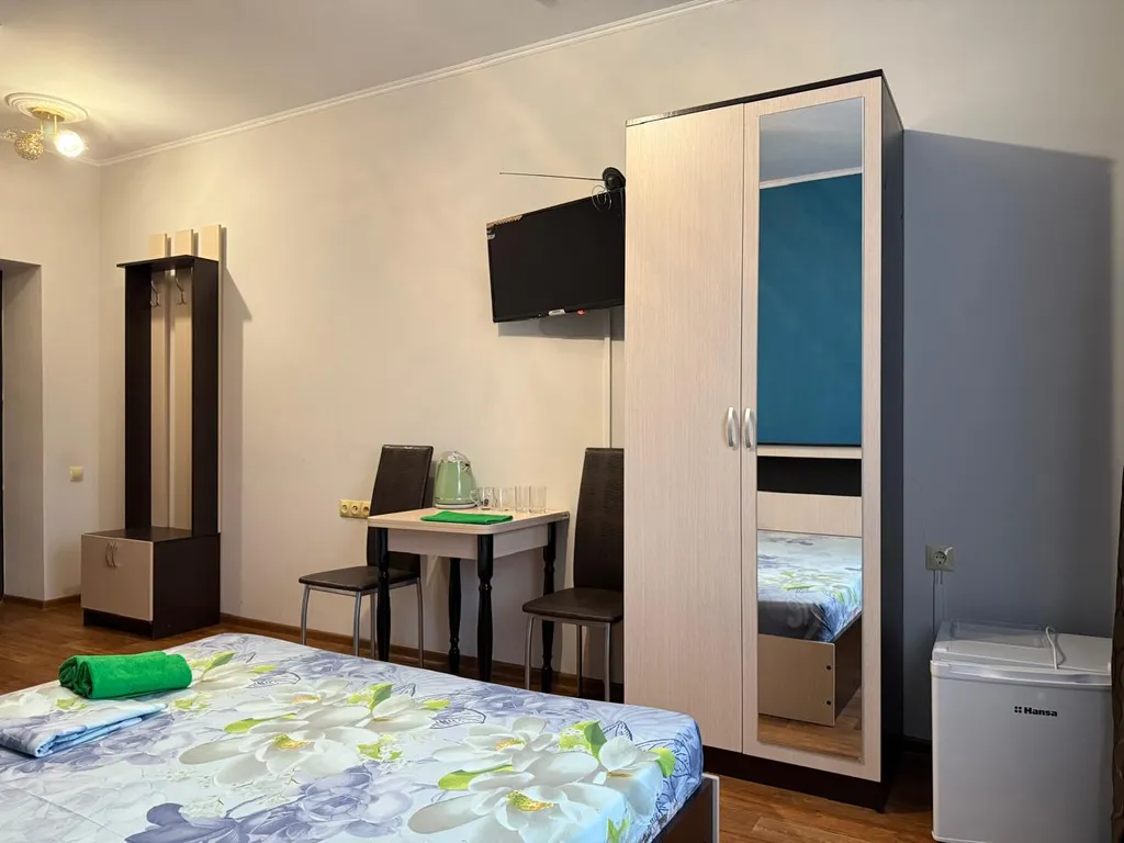 2-местный номер с двухспальной кроватью в Астрахани