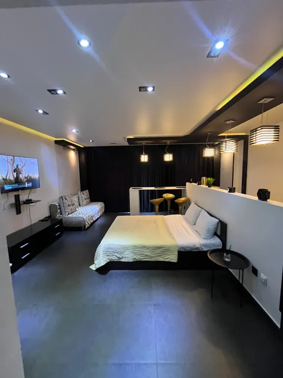 Просторная и яркая студия в Солнечном