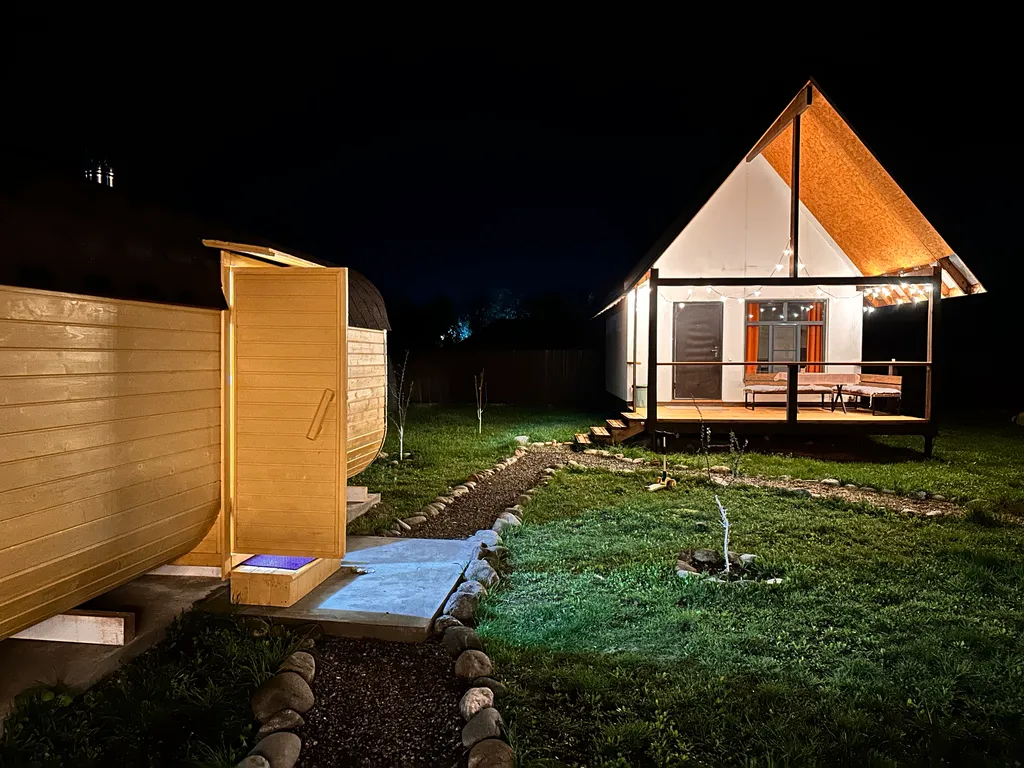 Коттедж 2-комнатный Дом — Перевалка