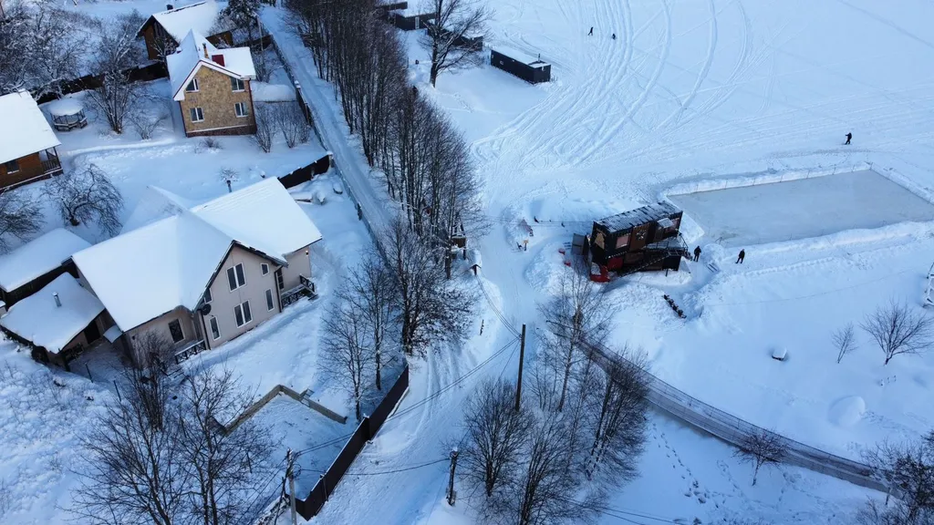 Коттедж с дровяной баней на берегу озера