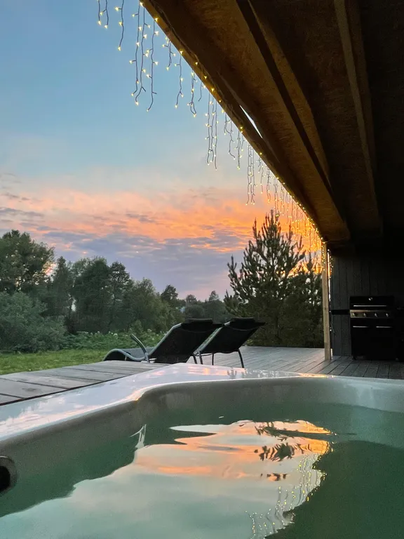 Эко-дом с горячей джакузи и профессиональным грилем на террасе