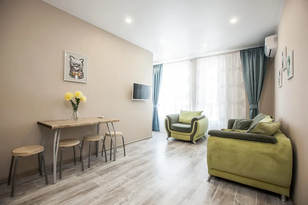 Просторные двухкомнатные апартаменты в стильном районе города