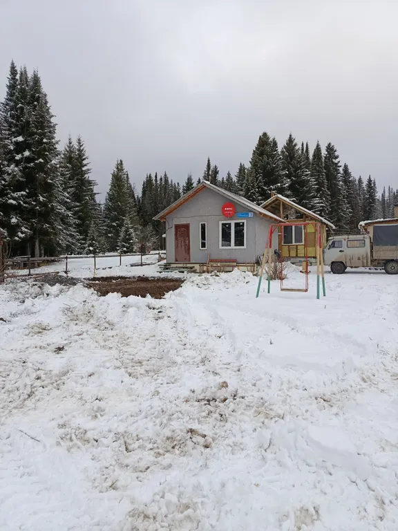 Домик с видом на озеро