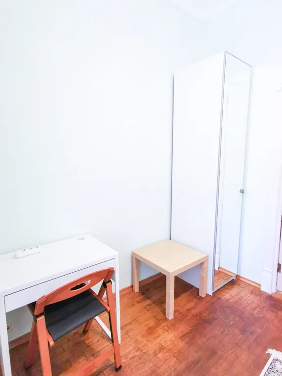 Светлая комната на Белорусской