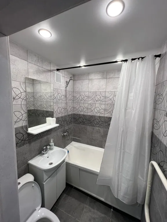 Чистая свежая квартира после ремонта, в центре