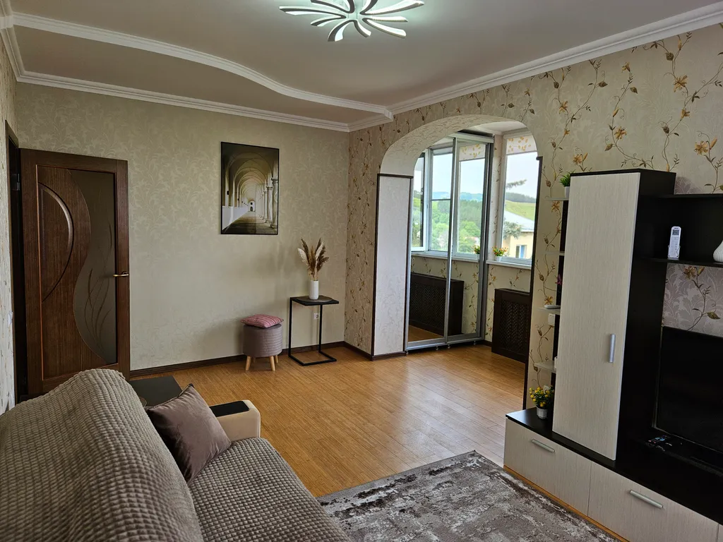 Уютная квартира с шикарным видом на горы, лес, ущелье и город