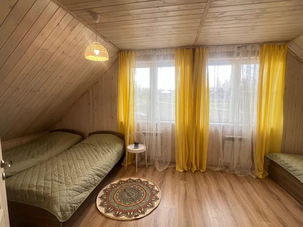 Двухэтажный дом с видом на Галичское озеро