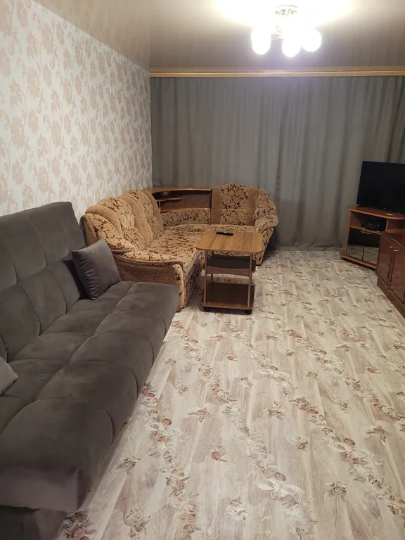 Уютная квартира в центре города — аренда посуточно в Серов