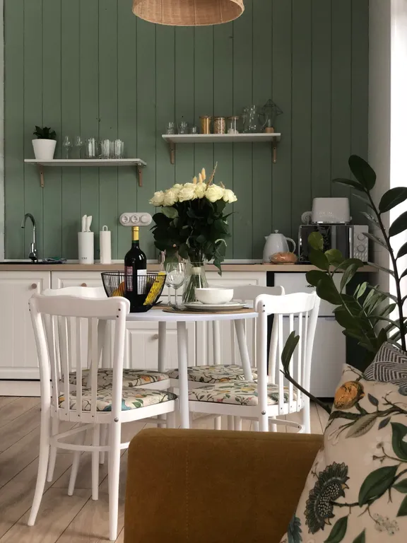 Коттедж Уютный барн с баней на дровах и пением птиц в саду — Заворово