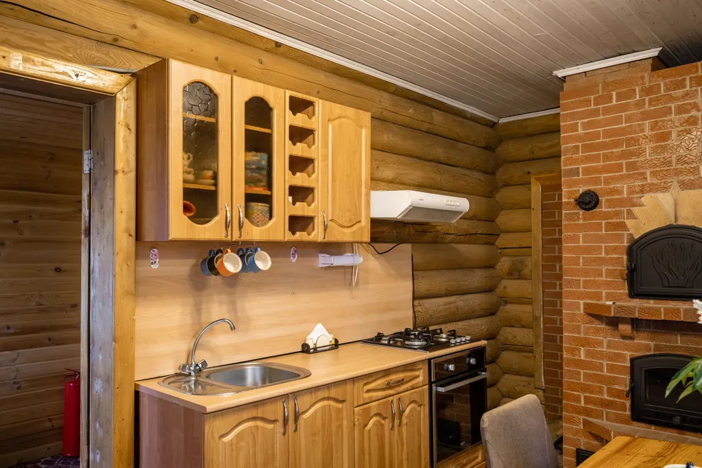 Дом 4 в  лесу у реки