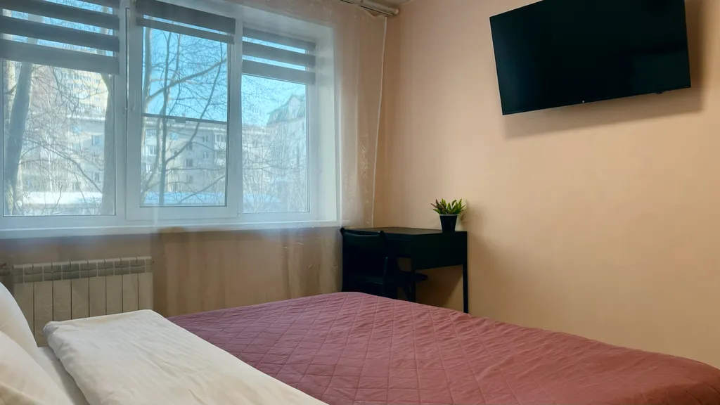 Двухкомнатная квартира с раздельными комнатами рядом с Норд Ареной