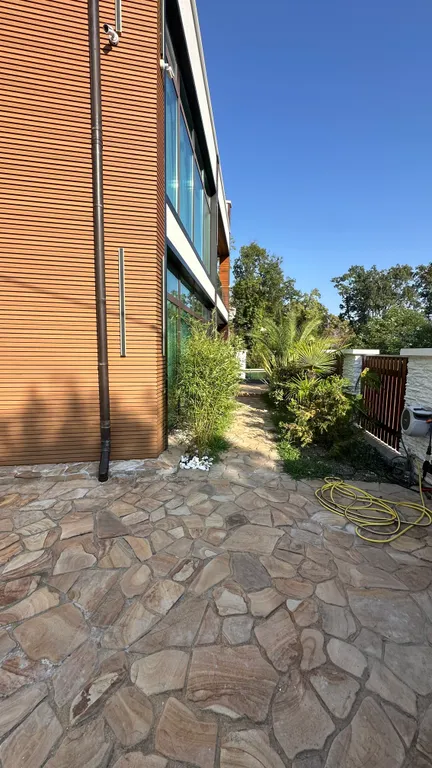 Коттедж Бали — Хоста