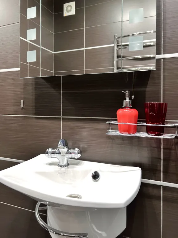 Стильная двухкомнатная квартира с разделенными комнатами в районе ГГМ