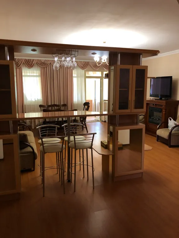 Дом на берегу моря в Ялте со своим двориком