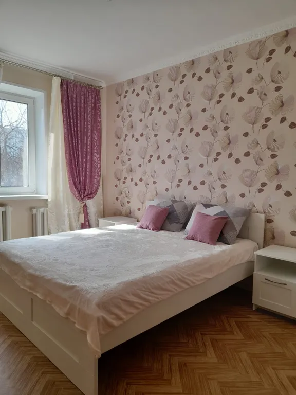 Светлая в центре города