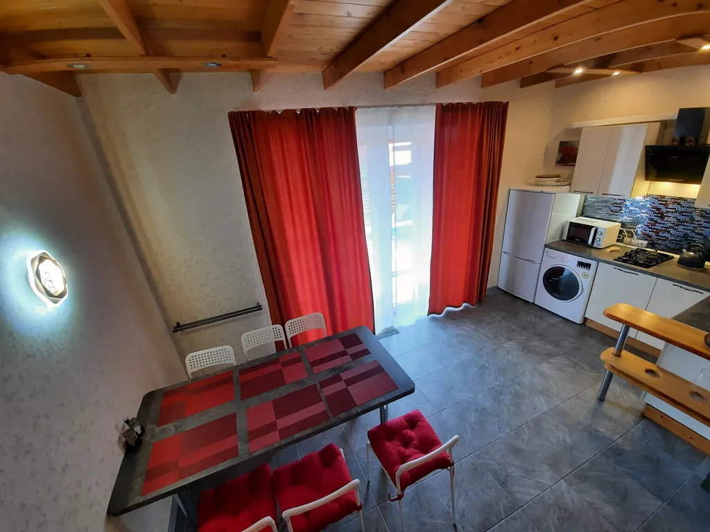 Дом с минибассейном