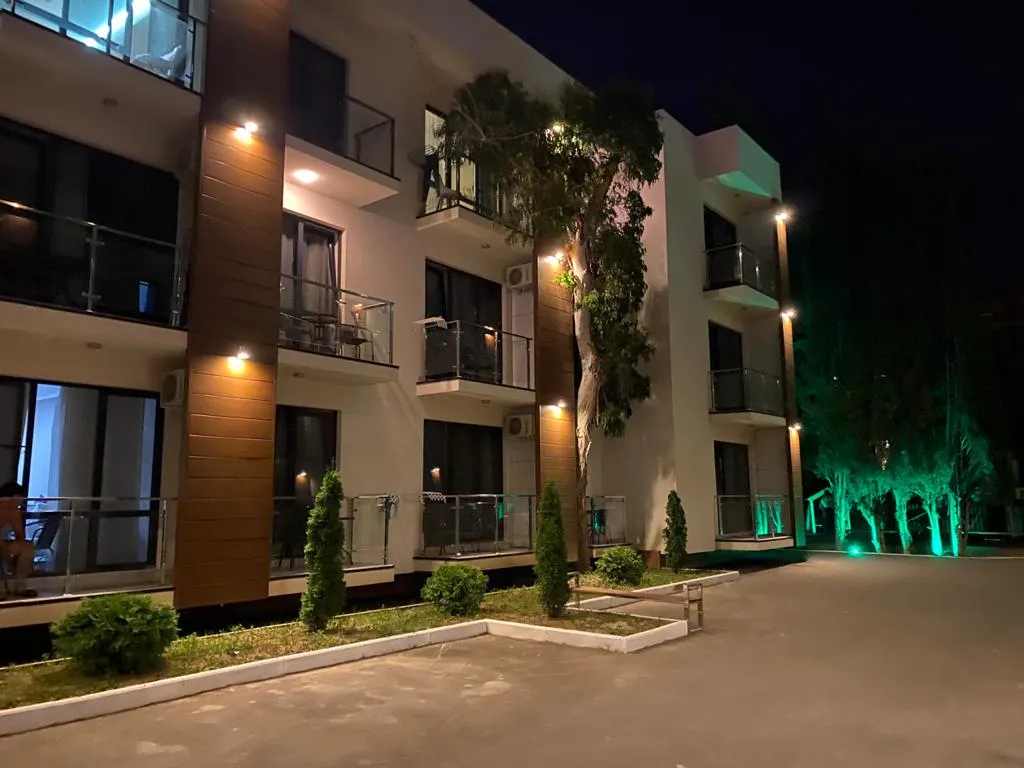 Апартаменты четырёхместные, новые, шикарные, море очень близко