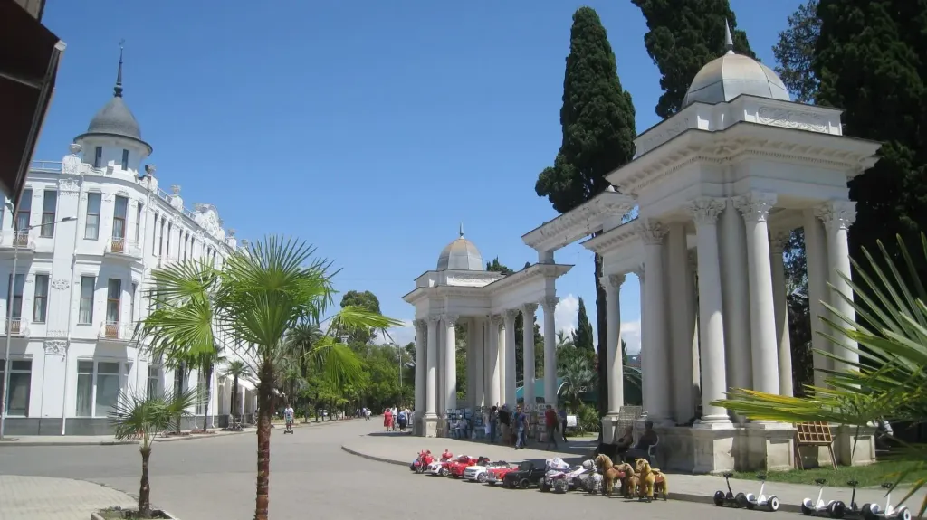 Квартира 2-комнатная Квартира — Сухум