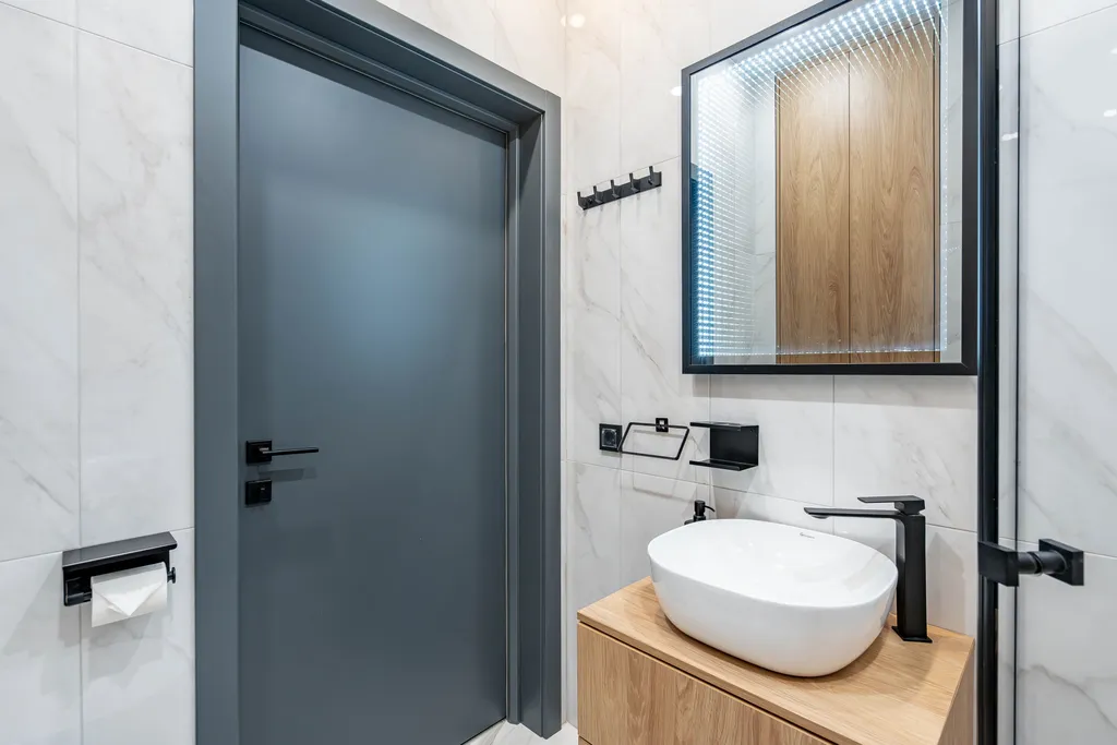 Охта Сьют 21 рядом с входом в Охта парк