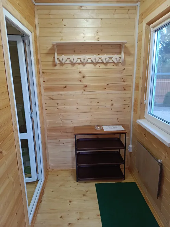 Половина 2х этажного коттеджа с отдельным входом