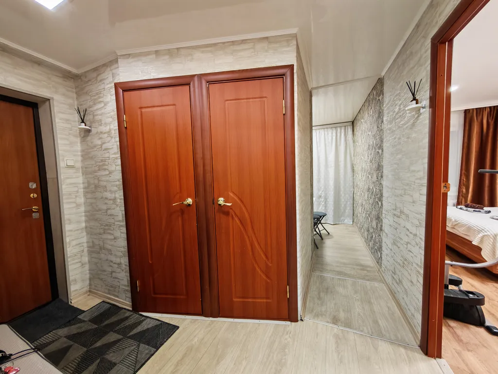 Трёхкомнатная квартира у Семёновского озера