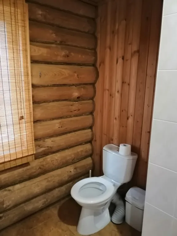 Жилой деревянный двухэтажный дом