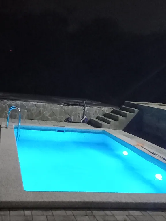 Дом с бассейном и баней