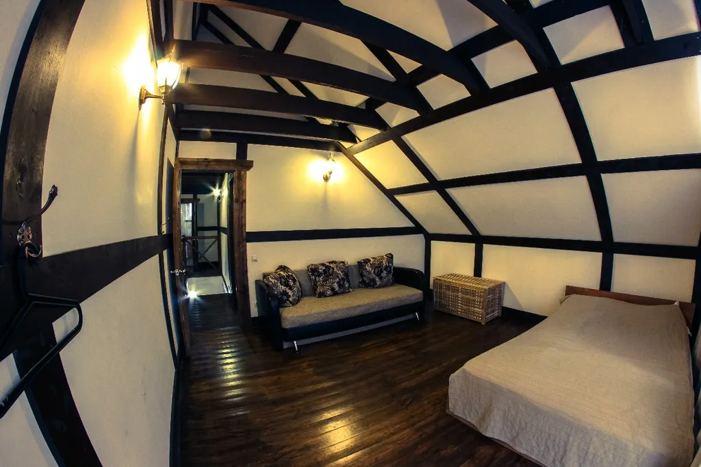 8-комнатный Дом