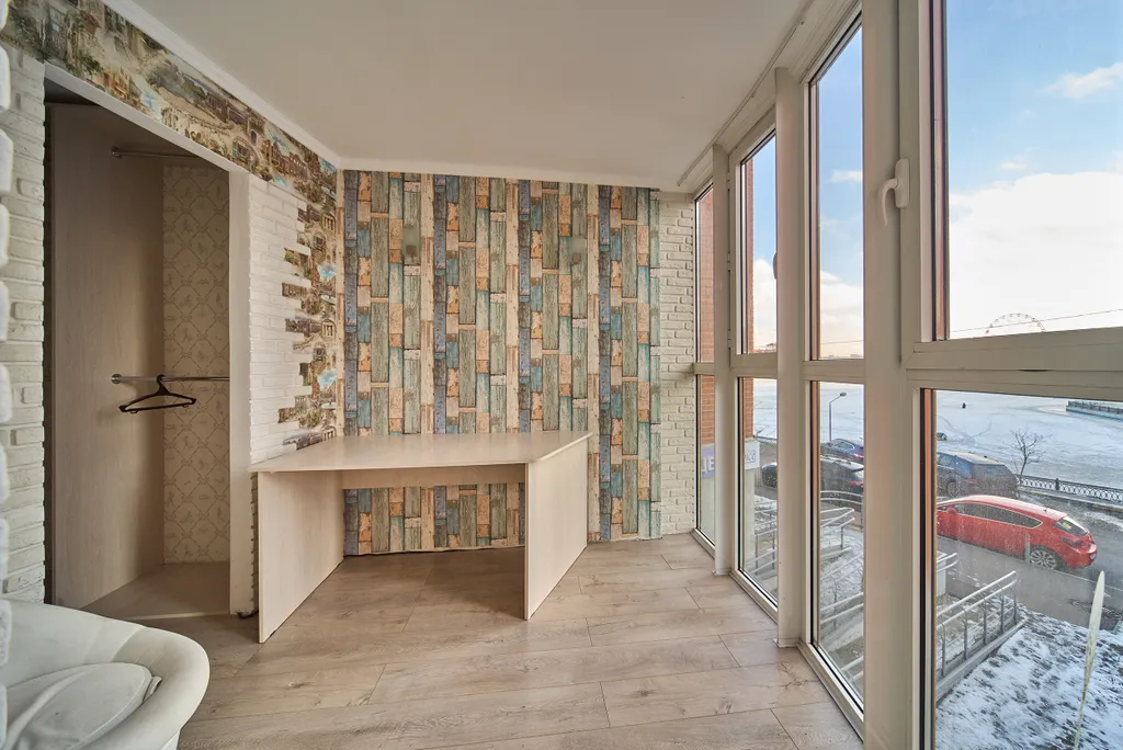 Вид на реку и крокус