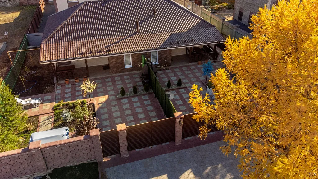 Новое бунгало с мангалом и верандой