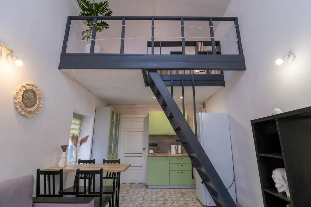 Дом в стиле лофт с своим озером на территории