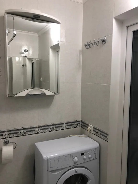 Отличная квартира в 12 минутах от моря со своим выходом в полесадник.