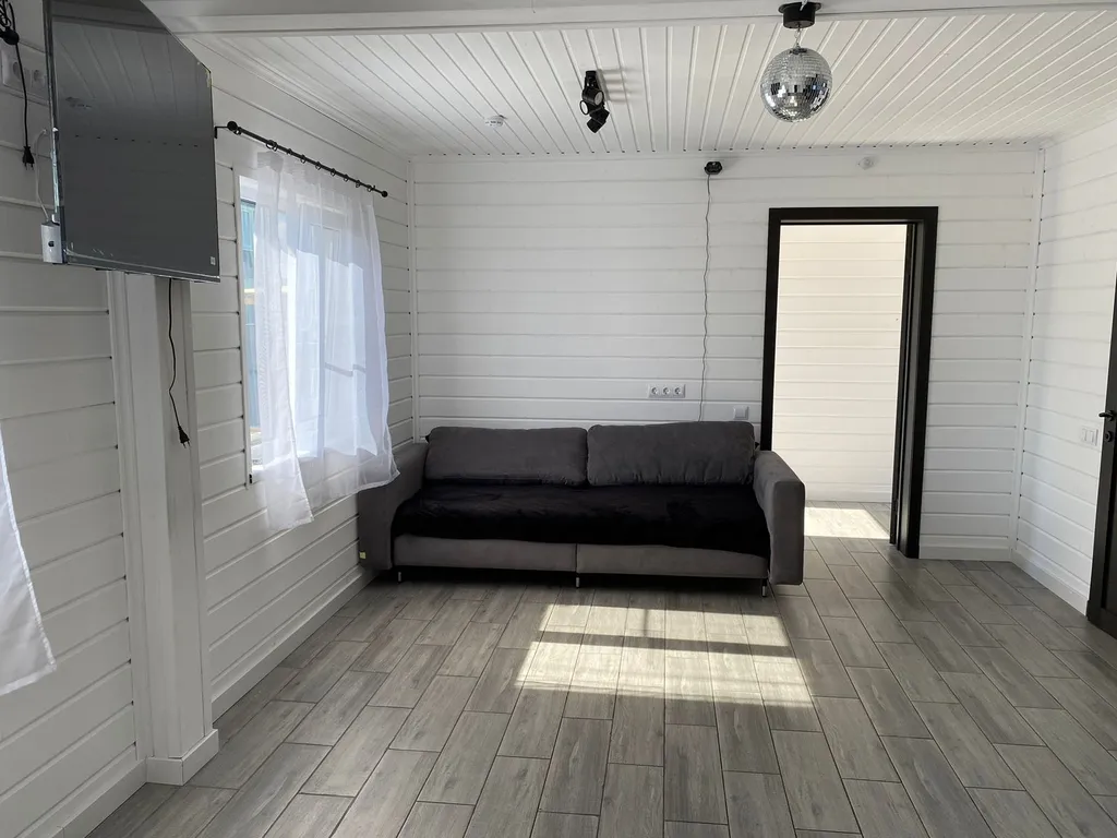 Коттедж Дом у прудов — Коммунар