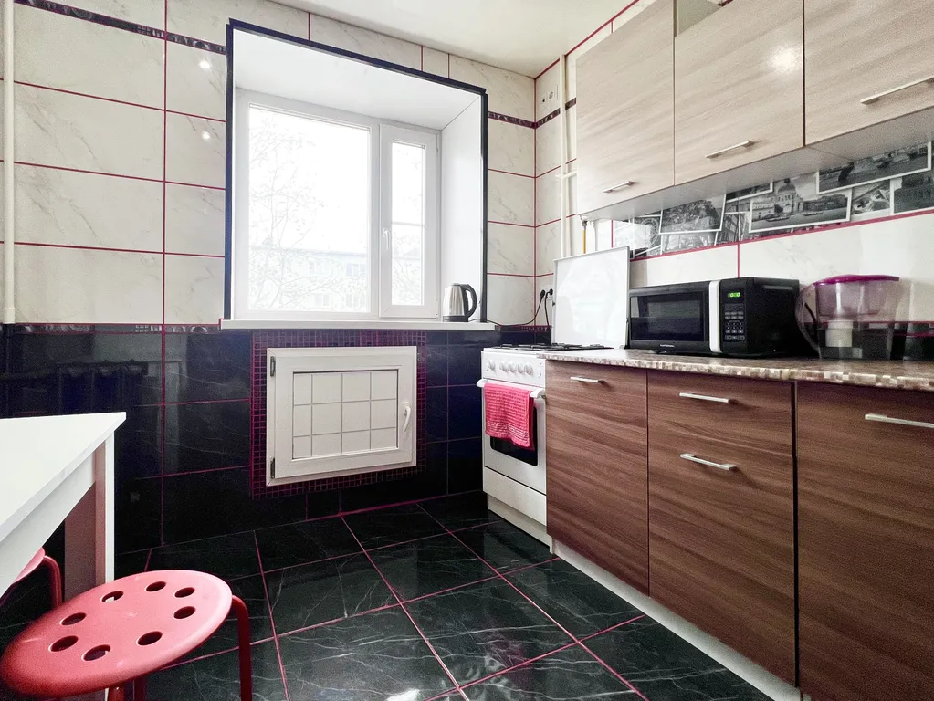 АПАРТЫ 51 возле Ленты "Полярные ночи" на Гвардейской,15