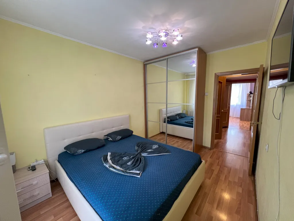 Трехкомнатная квартира в центре — аренда посуточно в Орёл