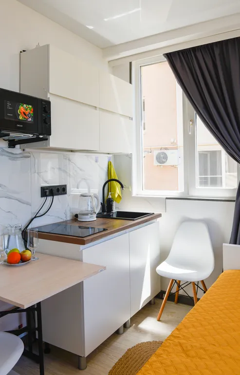 Отличная студия с панорамным видом на море