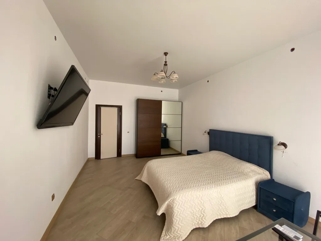 Огромный дом у парка Галицкого