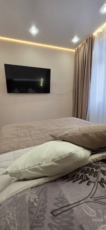 Новая, красивая, солнечная квартира с дизайнерским ремонтом.