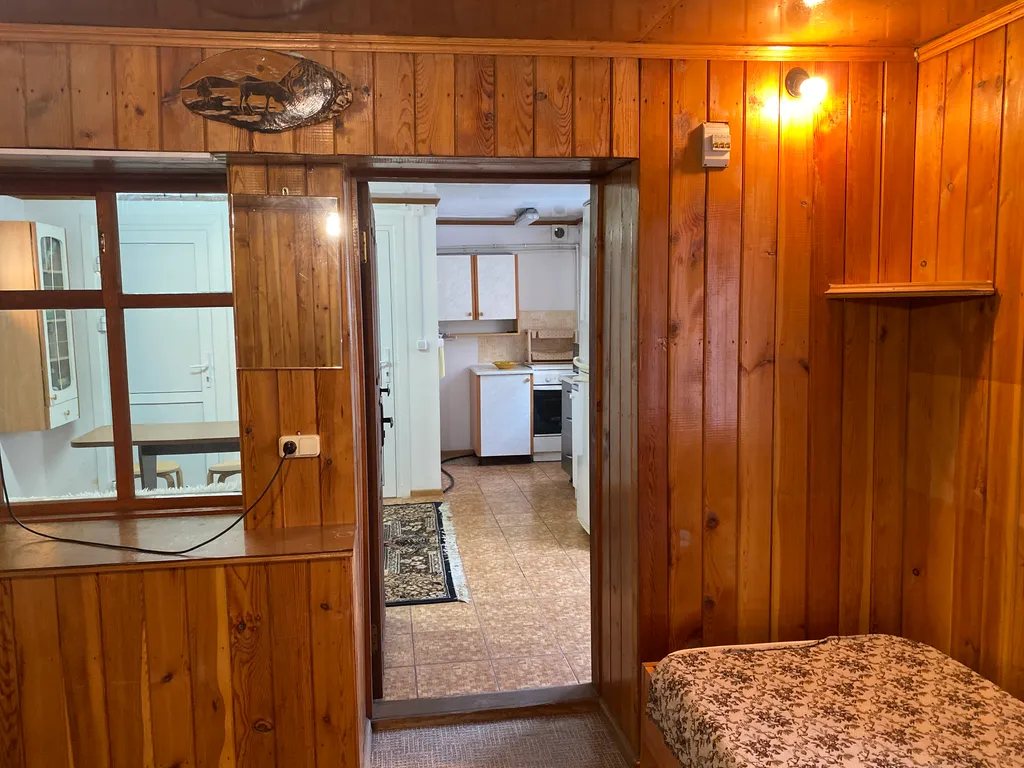 Домик у озера