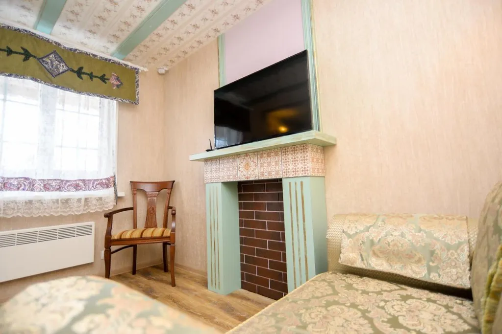 Дом возле монастыря