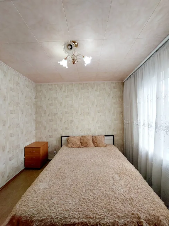 Хорошая 2х комнатная квартира с балконом в центре