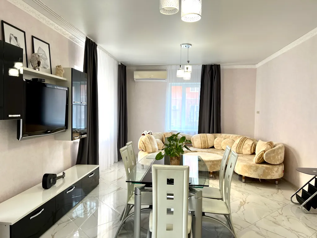 Уютный дом с бассейном