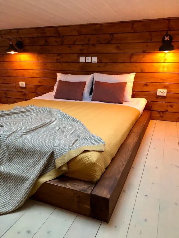 Коттедж Уютный домик с окном в крыше от Дом Шелуха (Sheluha House) — Можайск