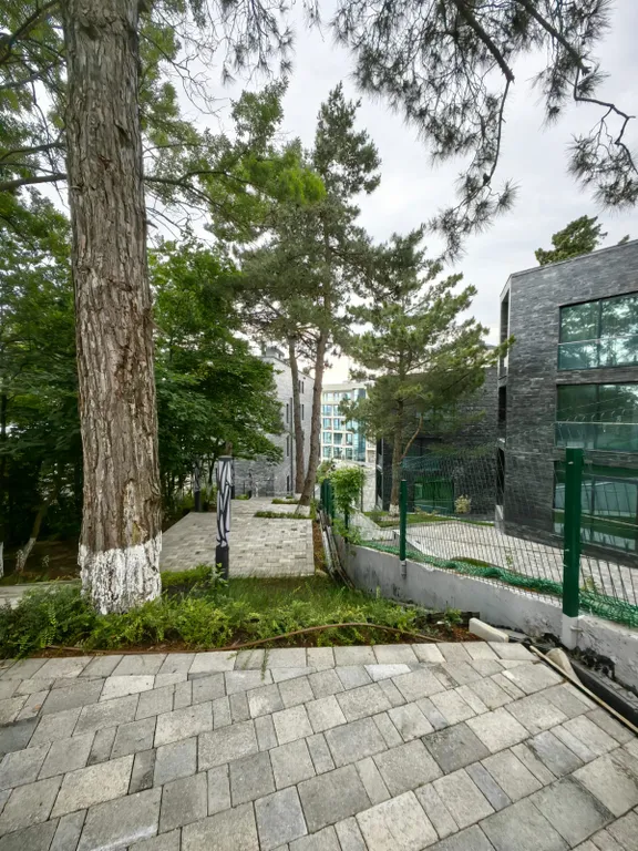 Дизайнерский апартамент с видом на бассейн