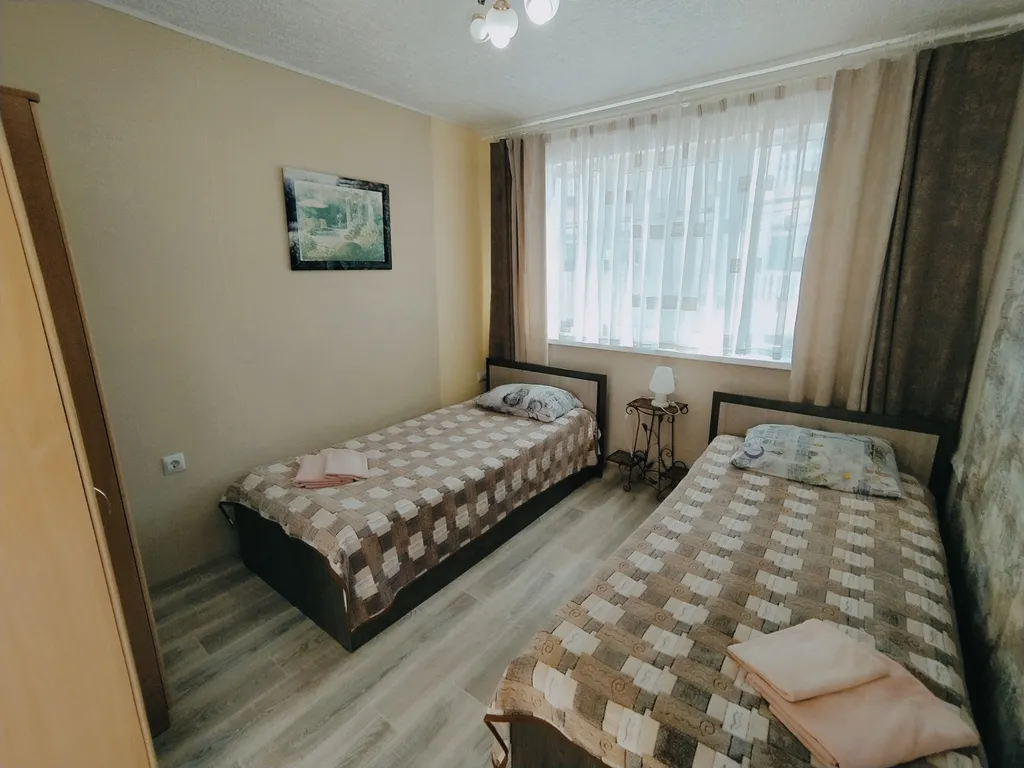 Двухэтажные таунхаусы с личной территорией под ключ