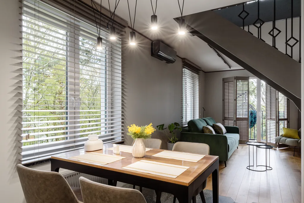 Новый дизайнерский 2-х уровневый апартамент в тихом центре