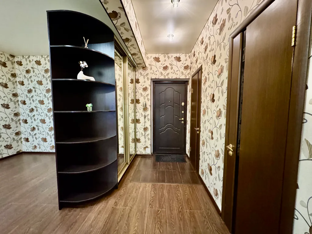 Однокомнатная квартира на 10 этаже с просторной комнатой