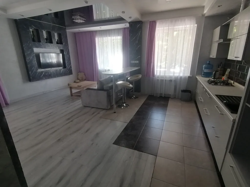 Отличная уютная квартира с дизайнерским ремонтом в центре города