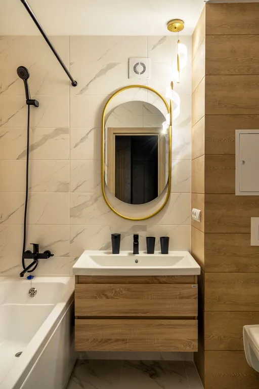 Солнечная 1-комнатная квартира на набережной Днепра