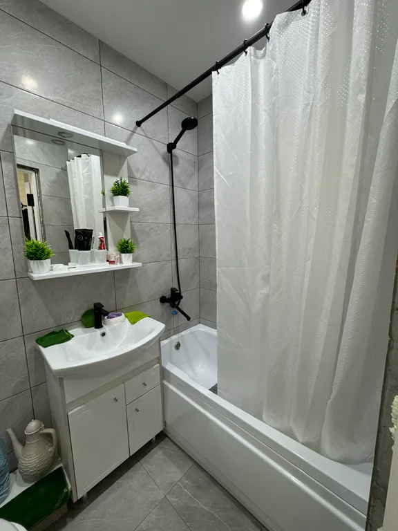 Квартира в спальном районе рядом с морем